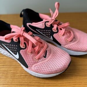 Woman’s Nike Sneakers - Size 7